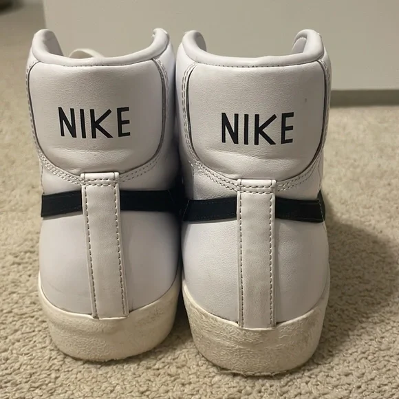 ‼️SOLD‼️ Nike high top blazers women’s size 9.5 - Picture 5 of 13